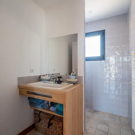 Maison Familiale Style Loft à - 10 Personnes, Piscin - Fr-1-319-563 *