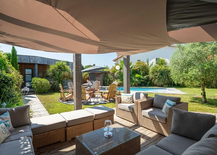 Maison Familiale Style Loft A - 10 Personnes, Piscin - Fr-1-319-563 Villa *