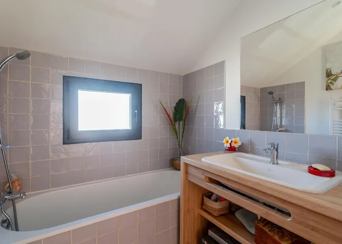 Maison Familiale Style Loft A - 10 Personnes, Piscin - Fr-1-319-563 *